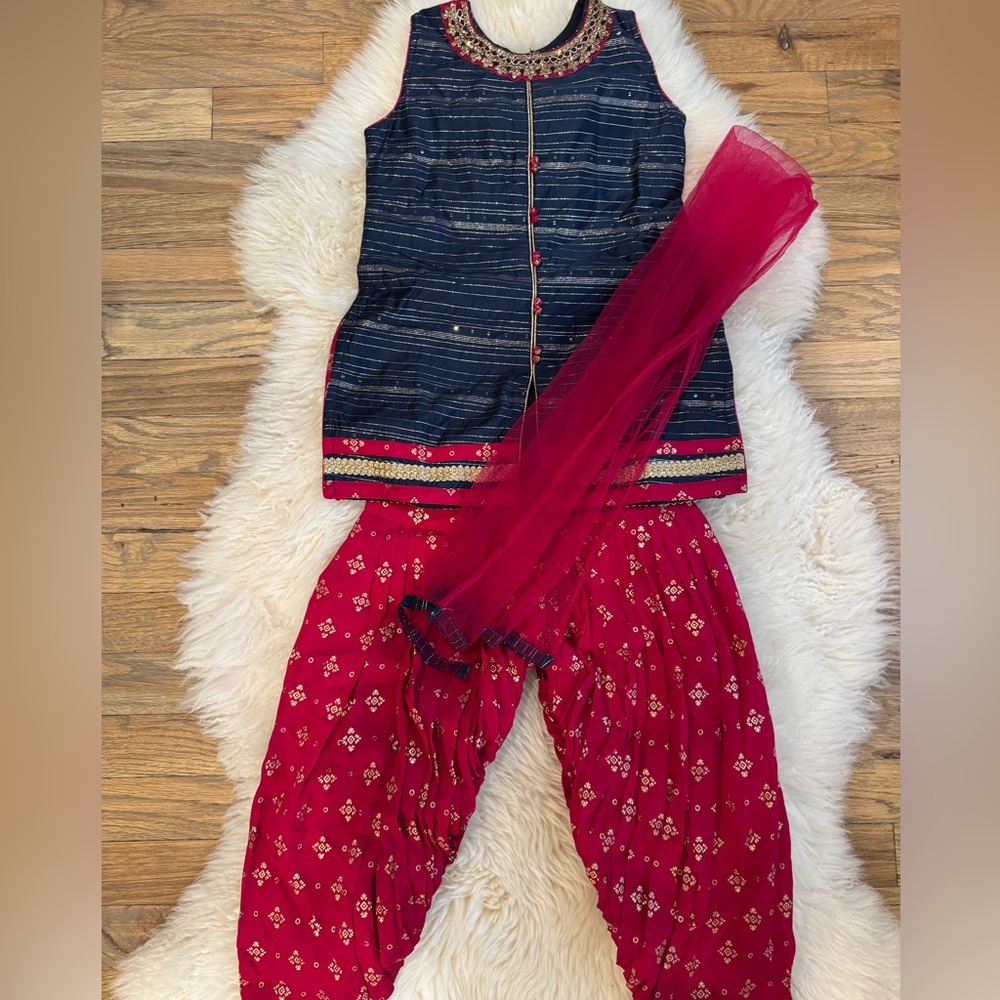 Indian ethnic Kurta set, size 20, girls 3-4years